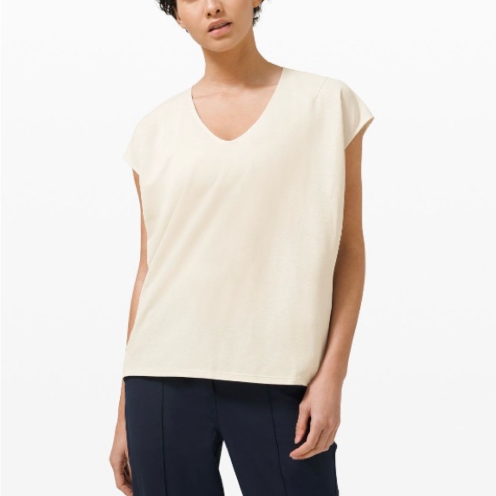 Lululemon Athletica Cream Short Sleeve Top